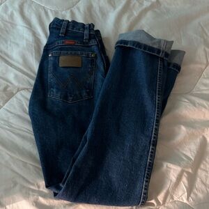 size 25 never worn wranglers length 34